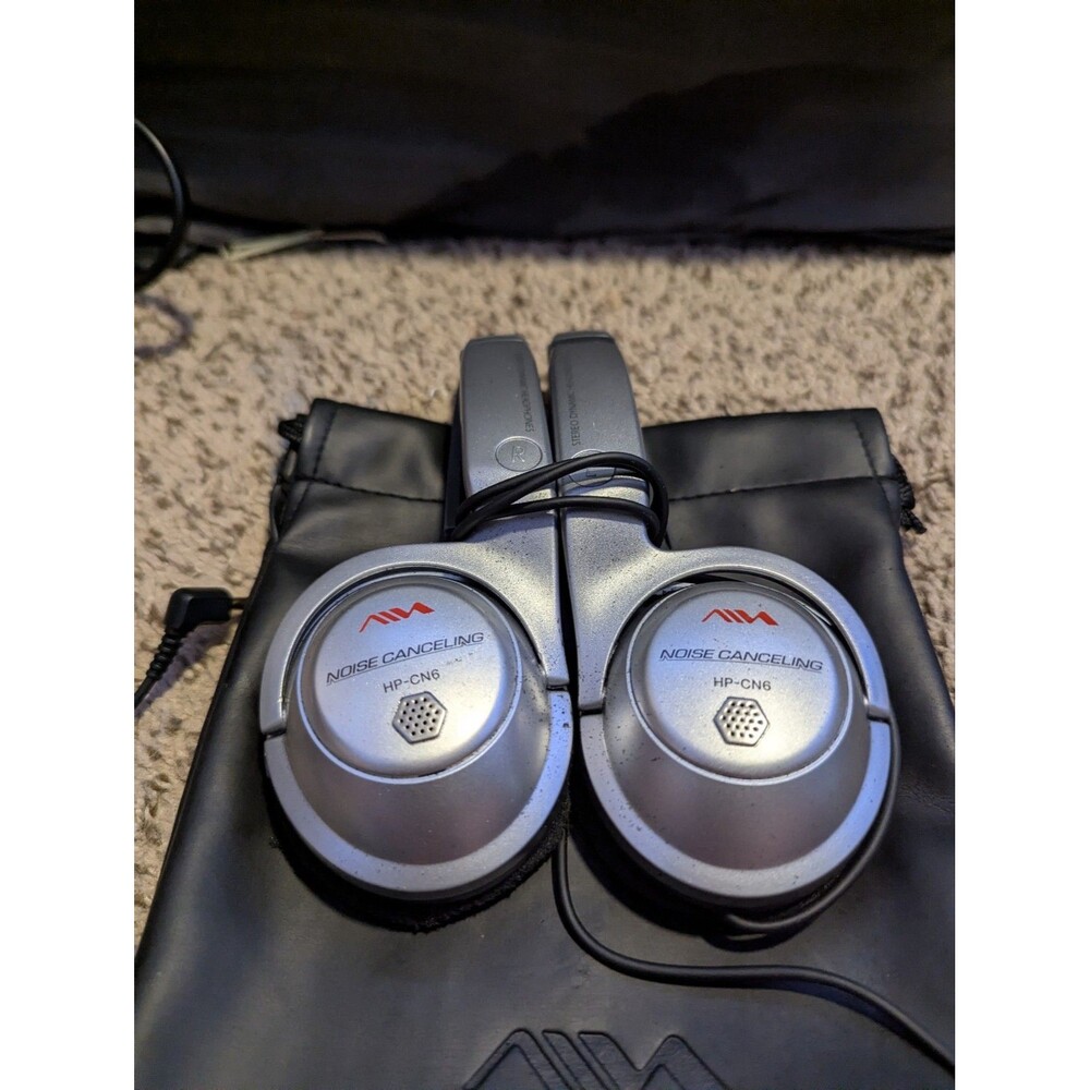 Vintage AIWA HP-CN6 Noise Canceling Folding Headphones Stereo 3.5mm w/ Case